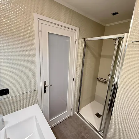 By The Ocean Apartment *