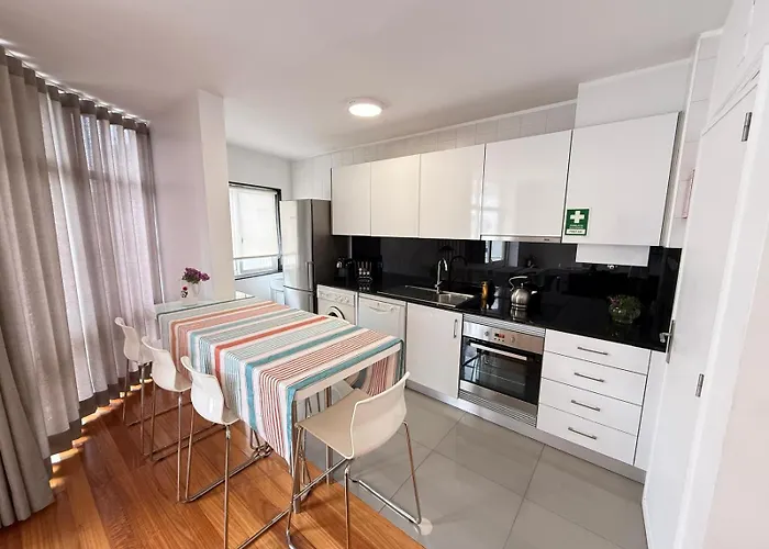 By The Ocean * 포보아데바짐